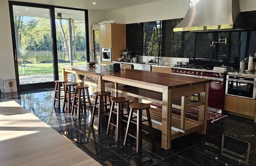 King House | ๐EcoLux Estate w/La Canche Range & Hot Tub: 7 miles to UM