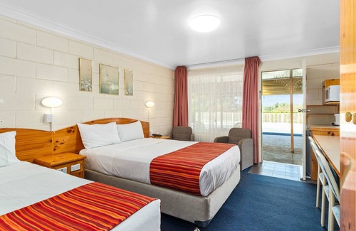 Cowra Hotel | Econo Lodge Alabaster