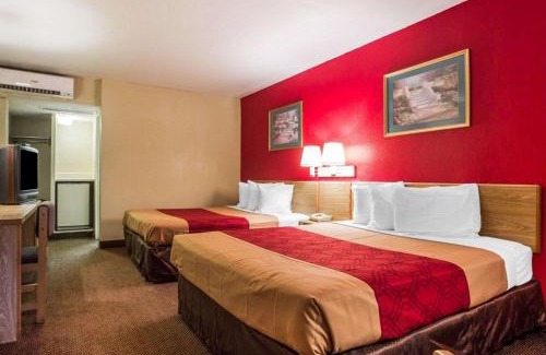 Eagan Park Cabin | Econo Lodge Atlanta College Park