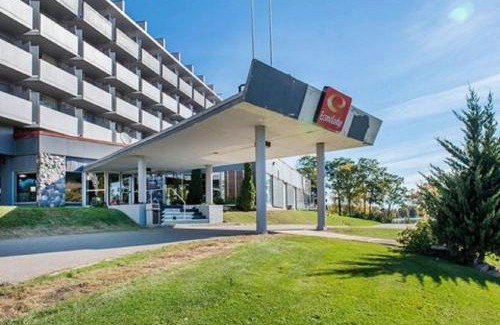 Smiths Falls Cabin | Econo Lodge