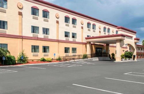 Carlisle Cabin | Econo Lodge Carlisle Central