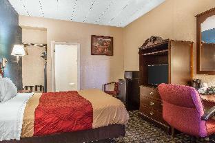 Cranston Cabin | Econo Lodge Cranston - Providence