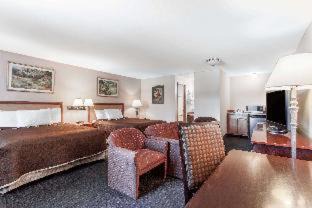 Edmonds Cabin | Econo Lodge Edmonds North Seattle
