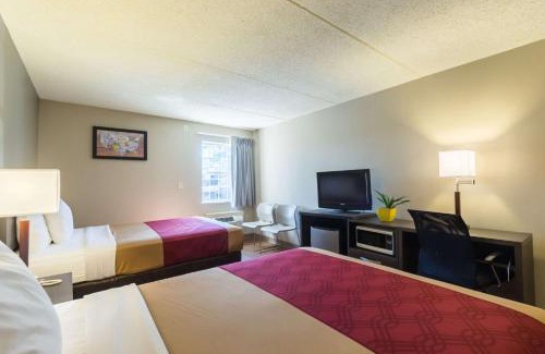 Harrisburg - Hershey Cabin | Econo Lodge Harrisburg - Southwest of Hershey Area