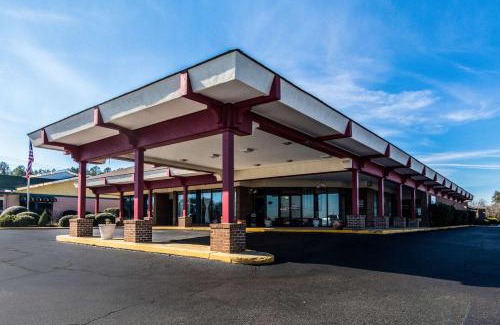 Dublin Hotel | Econo Lodge Inn & Suites Conference Center Dublin