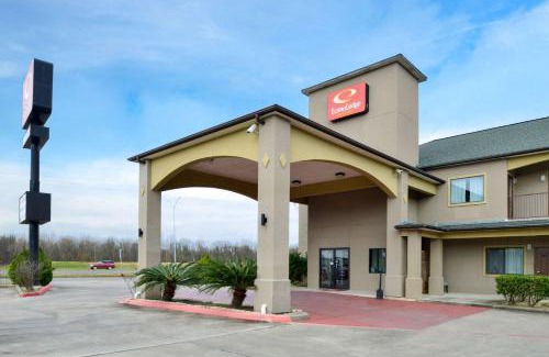Lakeview Jefferson County Hotel | Econo Lodge Inn & Suites Port Arthur near Sabine Pass