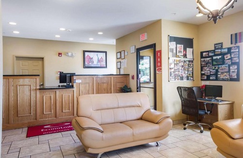 Rockmart Hotel | Econo Lodge Inn & Suites