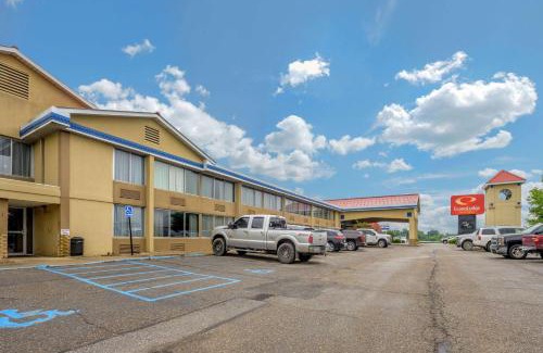 Triadelphia Hotel | Econo Lodge Inn & Suites Triadelphia - Wheeling