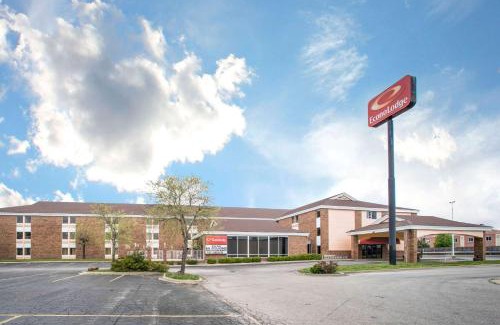 Marion Cabin | Econo Lodge Marion