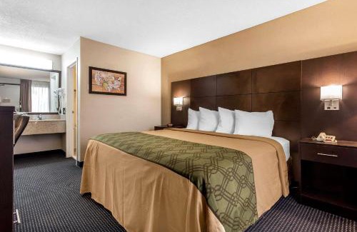 North Charleston Cabin | Econo Lodge North