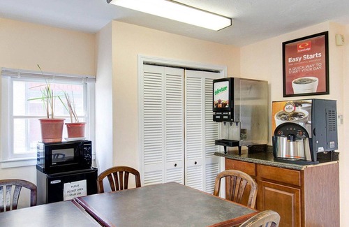 Sharon Hotel | Econo Lodge Sharon - Foxborough