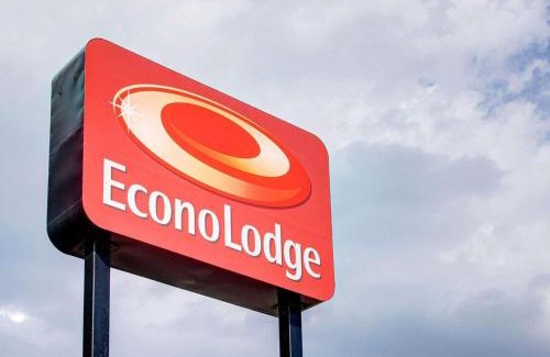 Sharon Cabin | Econo Lodge Sharon - Foxborough