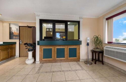 Fredericksburg Cabin | Econo Lodge Spotsylvania Town Center