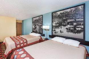 Chillicothe Cabin | Econo Lodge
