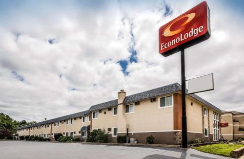 La Crosse Cabin | Econo Lodge