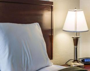 Lloyd Cabin | Econo Lodge