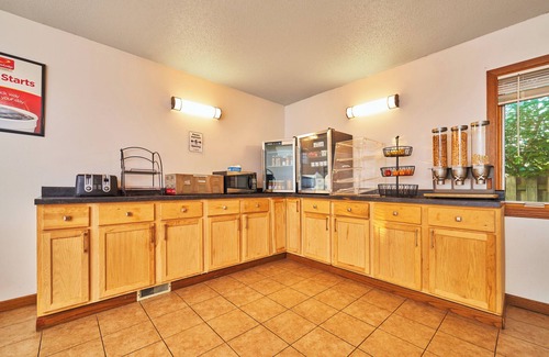 Maquoketa Hotel | Econo Lodge