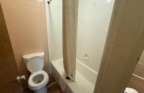 Belleville Hotel | Economy Inn
