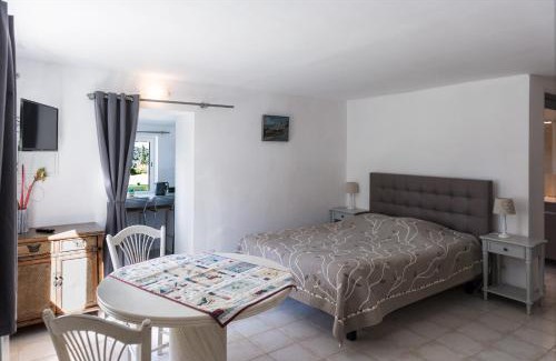 Carcassonne Bed & Breakfast | Ecuries Sainte Croix