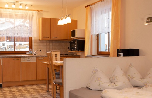 Fendels Apartment | Edelweiss 2-4 people - organic farm Zirmhof