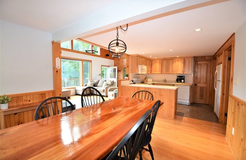 Montgomery Center Ski Chalet | Edelweiss! A Luxurious 5 Bed Ski Chalet 5 Mins to Jay Peak, Vermont