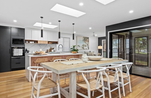 St. Georges Basin House | Edge Water - Belle Escapes Jervis Bay