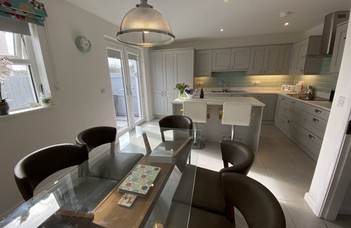 Annalong House | Edgewater - Picturesque Townhouse in the Kingdom of Mourne - 4 star NITB rated