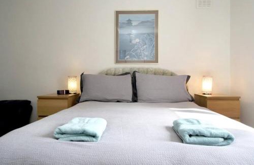 Comely Bank Apartment | Edinburgh Family-Friendly Flat Walkable from Princess street