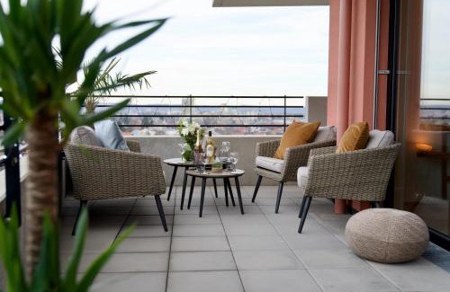 Graz-Straßgang Apartment | EDLER WOHNRAUM Panoramablick 3 SZ Boxspringbetten, E-Ladestation, Kaffeevollautomat, Klima, Lift, Terrasse & 2xTG