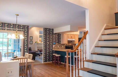Newburgh House | Edna's Place at Meadow Hill