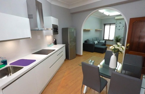 Centro Comercial Apartment | Eduardo Lucena 5, Alcázar