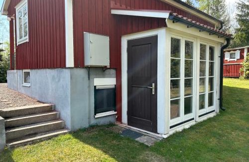 Urshult House | Egen stuga nära Åsnen, Tallbacken