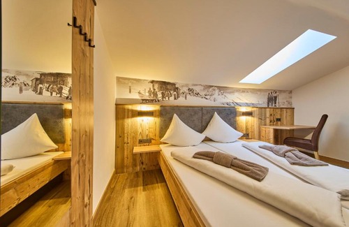 Saalbach-Hinterglemm Hostel | Eibinghof BED & BREAKFAST & SWIM