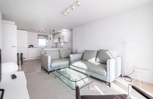 Churchill Apartment | Eighth Floor 2-Bed, 2-Bath Apt