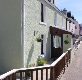 Dornie House | Eilean Donan View