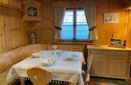 Hausen Apartment | Einzigartiges Alpenstil Chalet mit Panoramablick