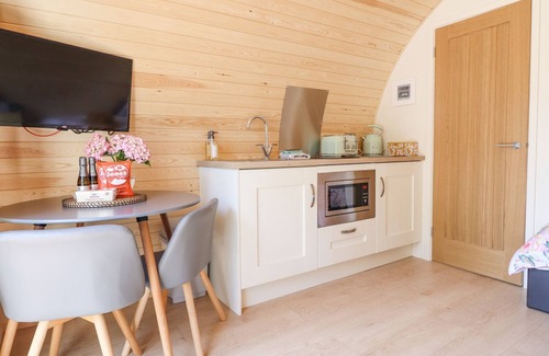 Dolgellau Cottage | EIRLYS, pet friendly, character holiday cottage in Dolgellau