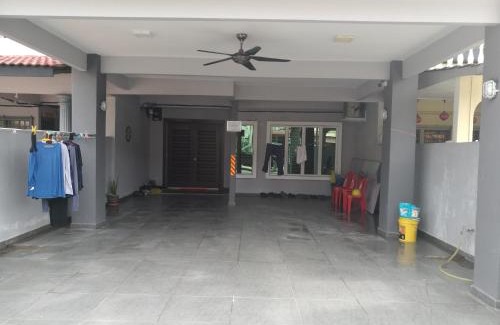 Kampung Pengkalan Pandan House | EJ Guesthouse