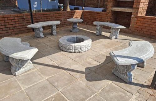 Akasia Apartment | Ekuhlaleni a home away from home R7
