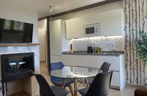 Montejo de la Sierra Apartment | El Edificio Contiene 5 Magníficos Apartamentos y una Sala Común,
