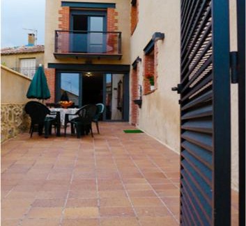 Rades de Abajo House | El Encanto de la Villa