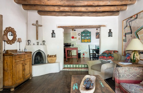 Tesuque House | El Nido Lane Tesuque | Fireplaces, Walk to Plaza