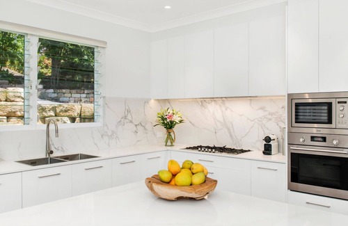 Newport House | El Nido - showcasing magical views of Newport Beach