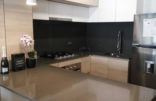 Country Club Apartment | EL Prat Luxury Apartment Relájate en Este Espacio Seguro, Tranquilo y Elegante