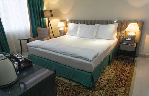 Equatorial Guinea Hotel | El Retiro Hotel