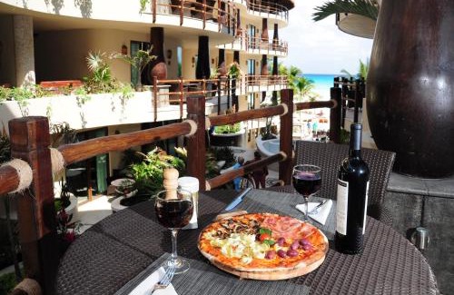 Downtown Hotel | El Taj Oceanfront and Beachside Condo Hotel