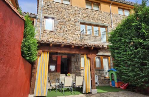 Hoyos del Espino Ski Chalet | El Torreon II