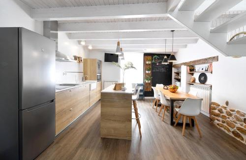 Cerezales del Condado House | El Vallín de Lan