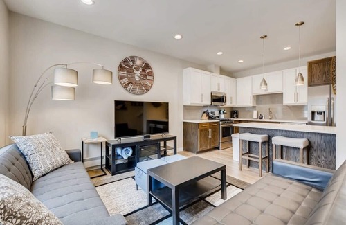 Georgetown House | Elbert's Escape/Sleeps 8/Lakefront Views, New Floors