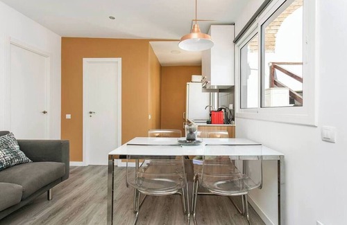 Collblanc y La Torrassa Apartment | Elegant and luxurious interior designed apartment, perfect for those who are in search of the finer things in life.